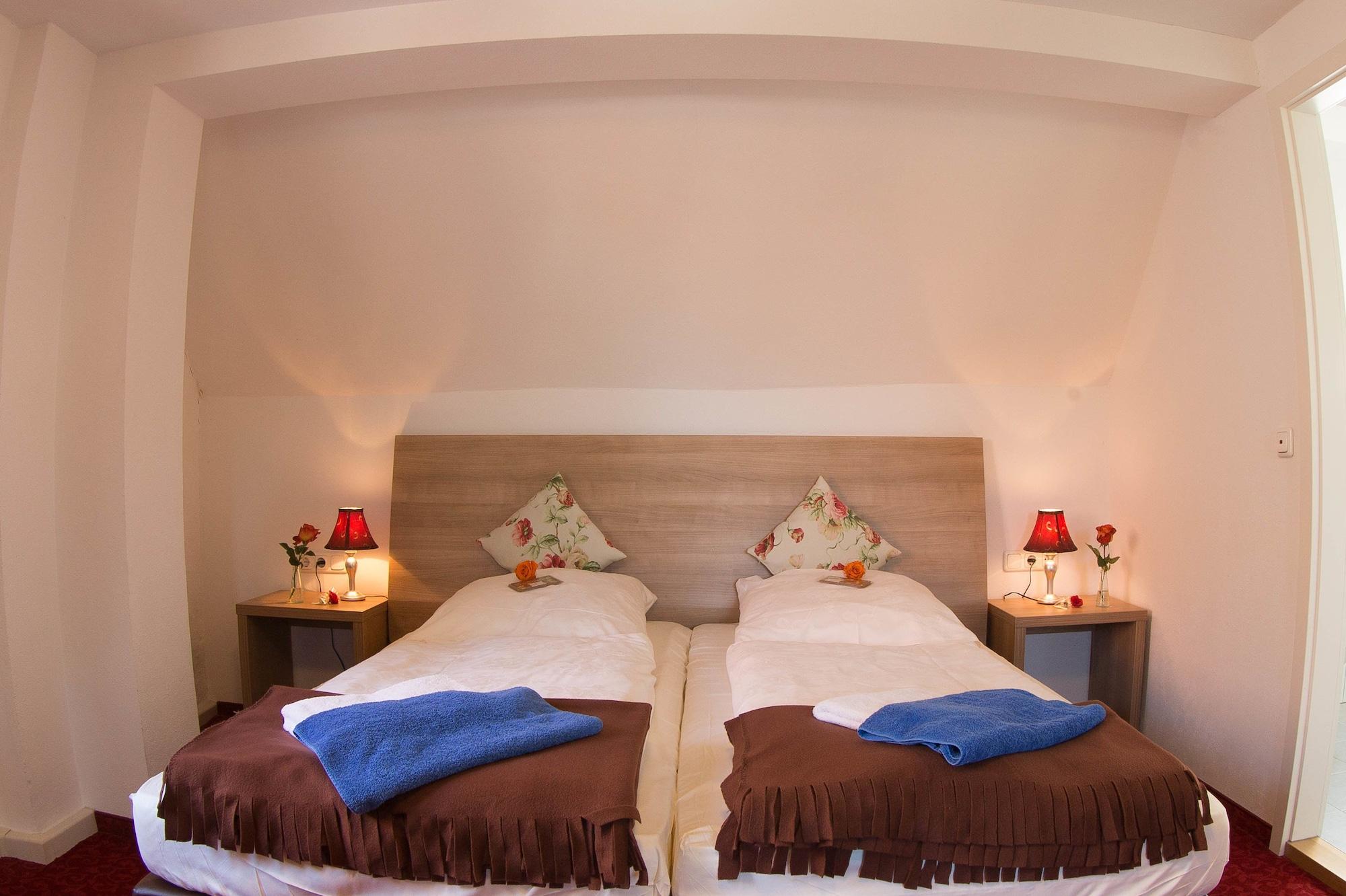 Boutiquehotel Goldene Rose - Self-Check-In Rothenburg ob der Tauber Ngoại thất bức ảnh